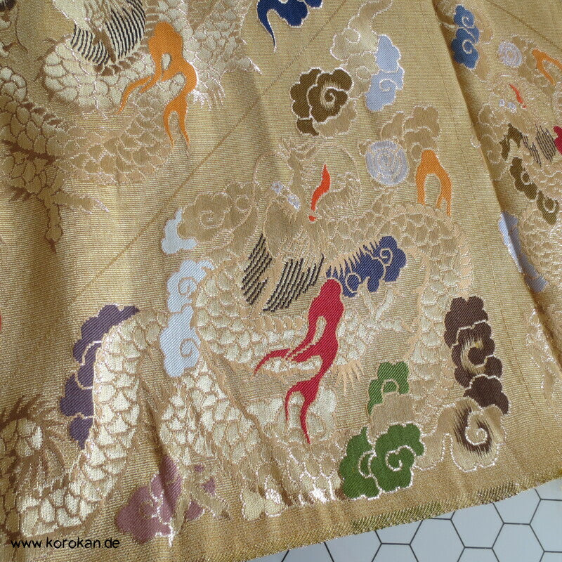 Goldene Glücksdrachen Seidenbrokat für japanische Tempel