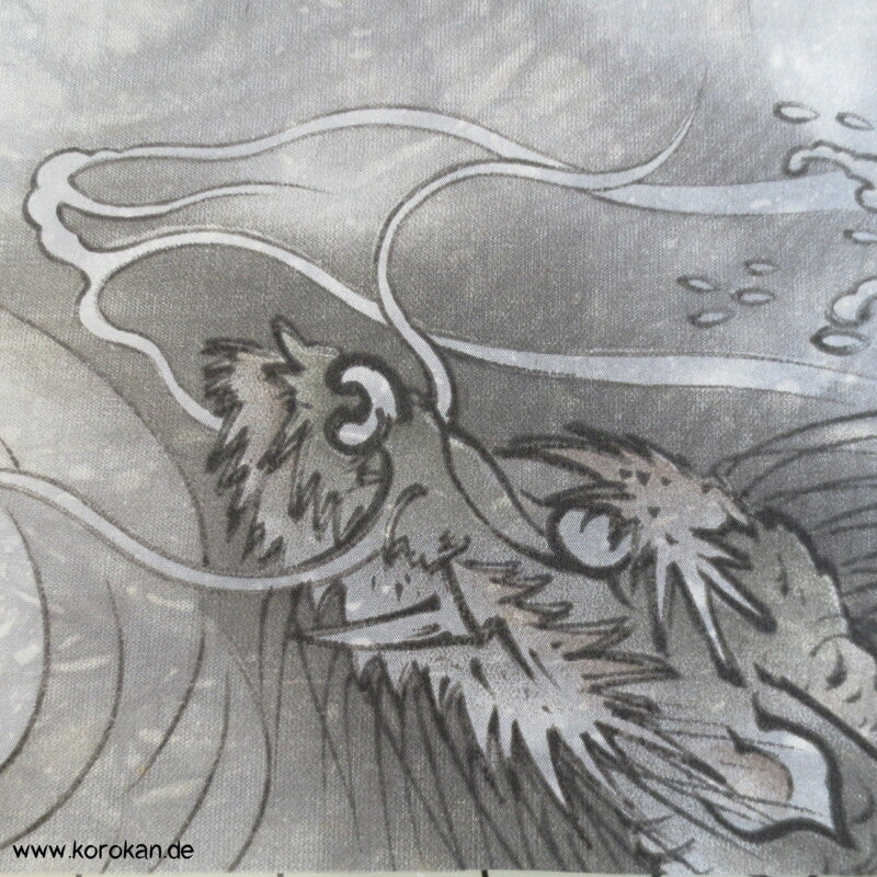 Seidentaft Kimonofutter Stoffrest Drachen in Wellen