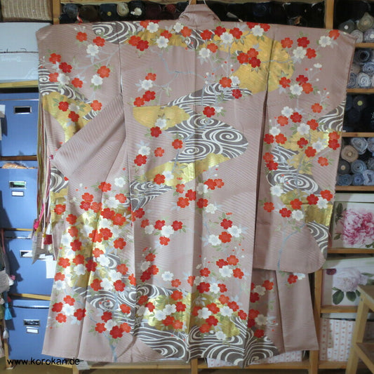 goldener Fluss mit Sakura Kirschblüten Furisode Seidendamast mit viel Gold