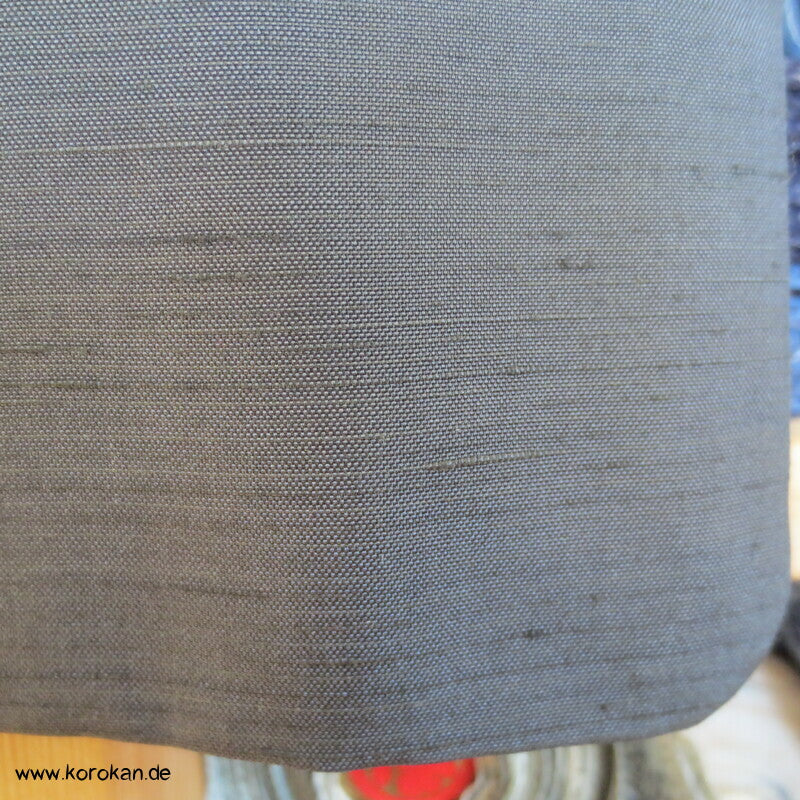 graublaue Tsumugi Seiden Haori Kimonojacke, Maskenfutter