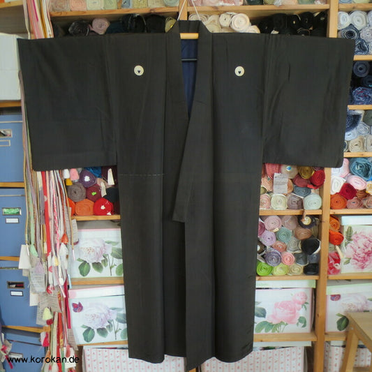 Montsuki Blätter 5 Mon Kimono für Männer, schwarzbraun