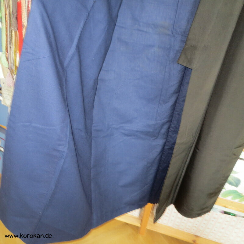 Montsuki Blätter 5 Mon Kimono für Männer, schwarzbraun