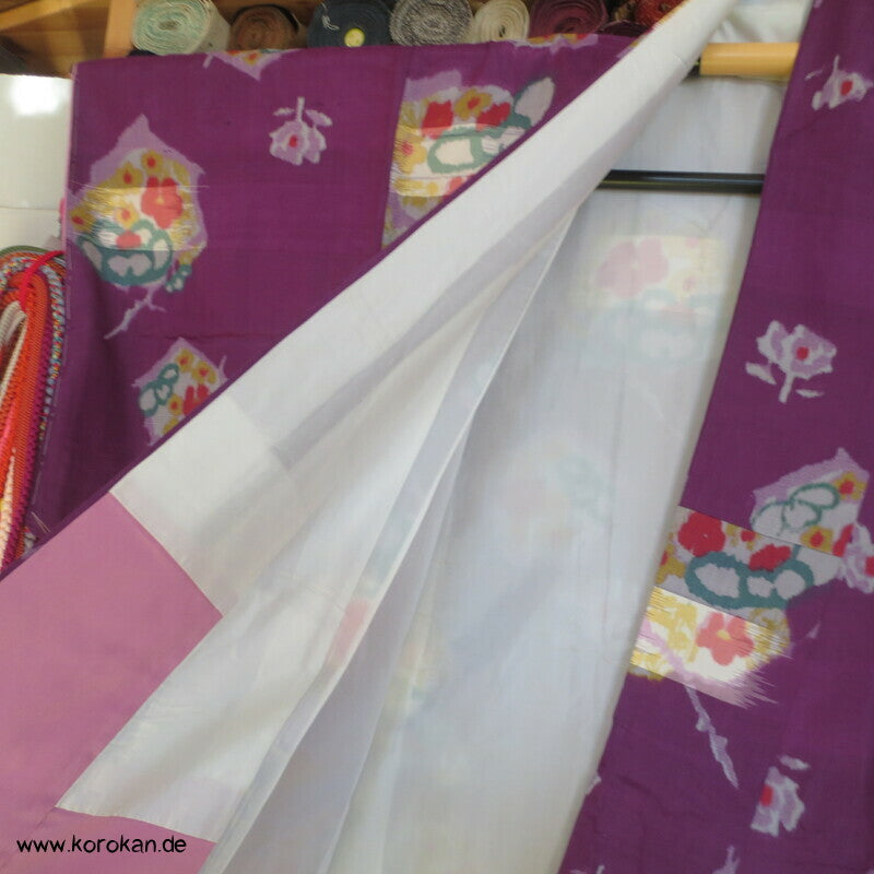 bunte Blumen auf pflaume Meisen Kimono Wildseide