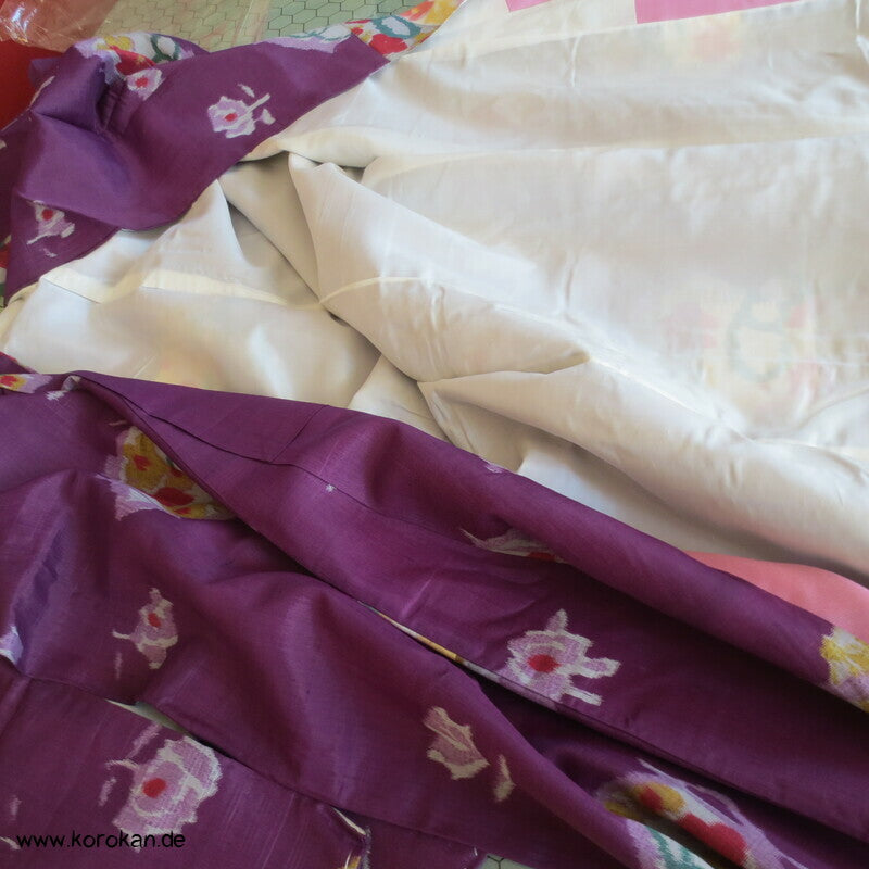bunte Blumen auf pflaume Meisen Kimono Wildseide