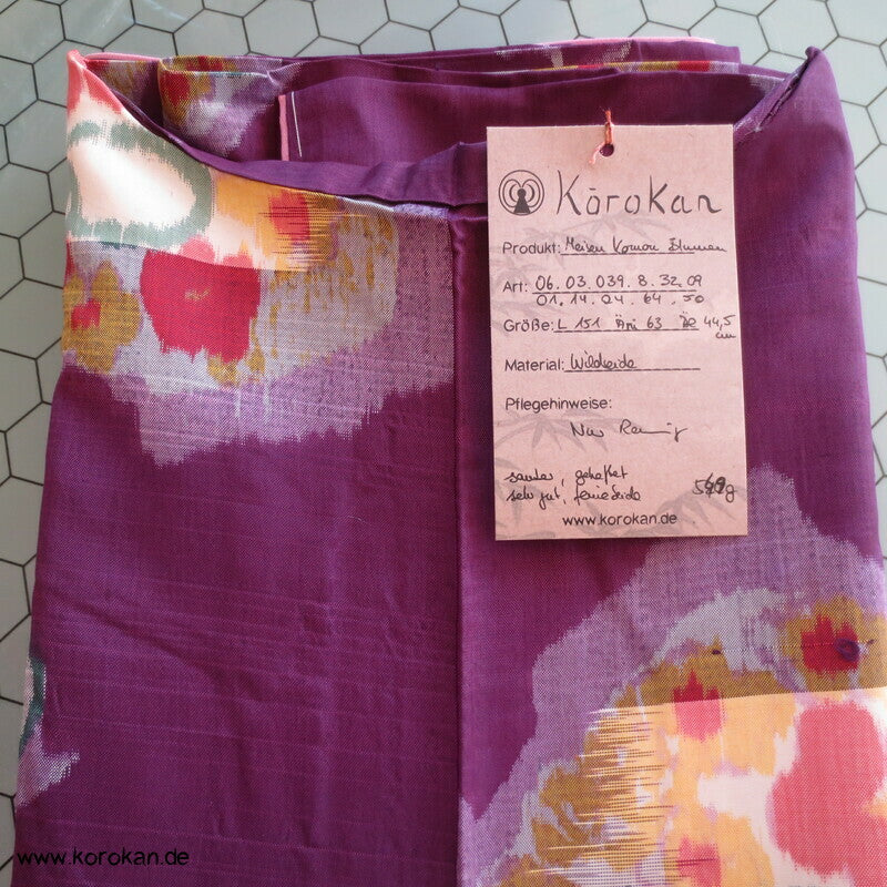 bunte Blumen auf pflaume Meisen Kimono Wildseide