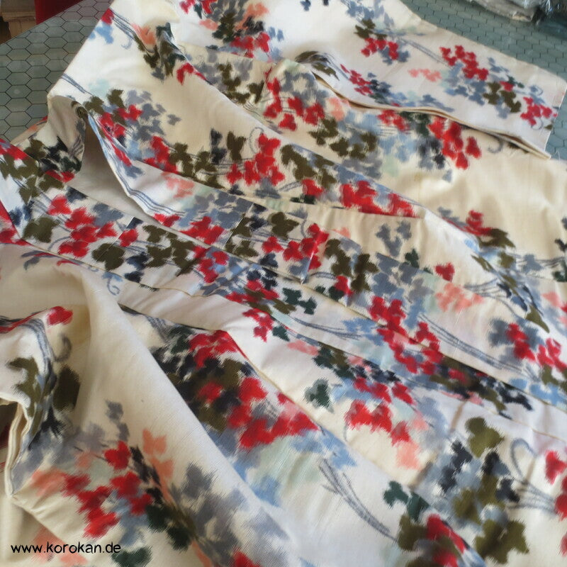 Herbstblättersträuße Meisen Seiden Kimono