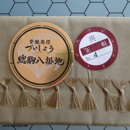 Hakkake khaki Honan Seide unteres Kimono Futter - mit Troddeln