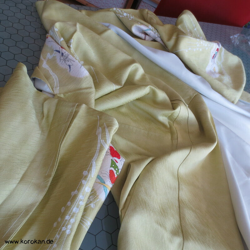 Homongi Kimono Schmetterlingswolken in Seidendamast