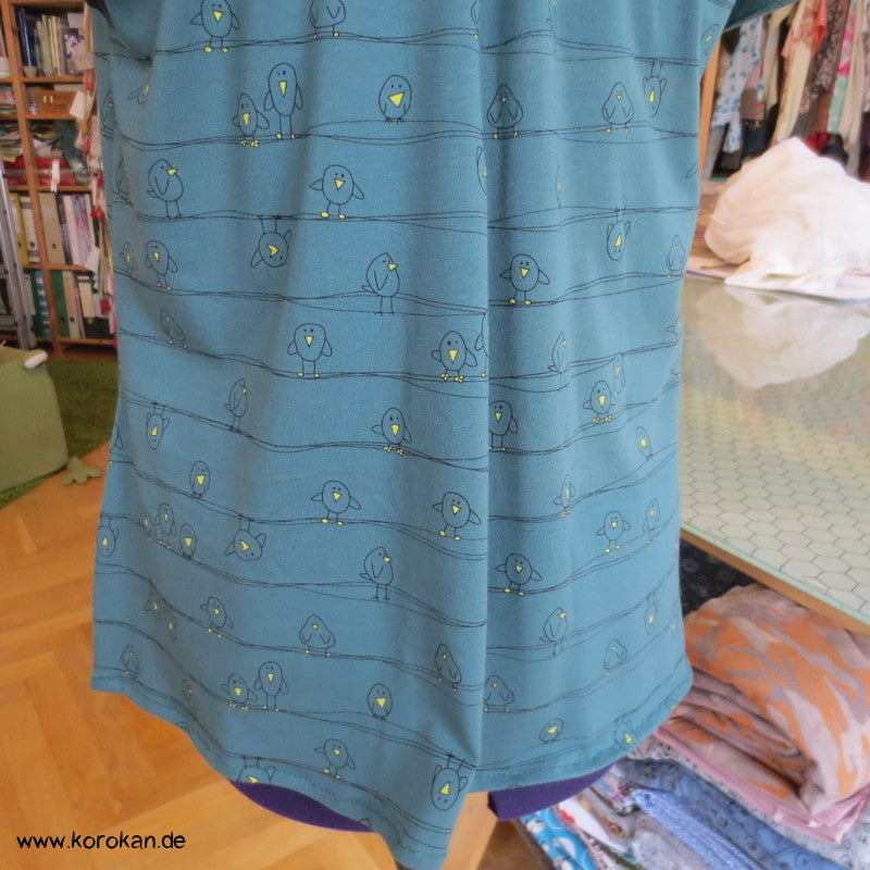 kleine Vögel auf petrol Baumwolljersey T Shirt Top