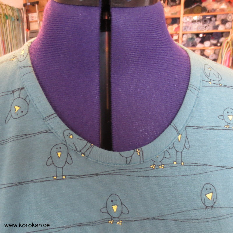 kleine Vögel auf petrol Baumwolljersey T Shirt Top