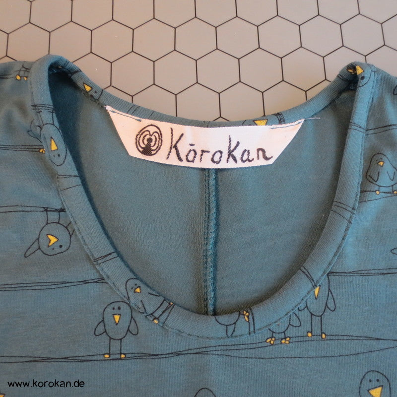 kleine Vögel auf petrol Baumwolljersey T Shirt Top