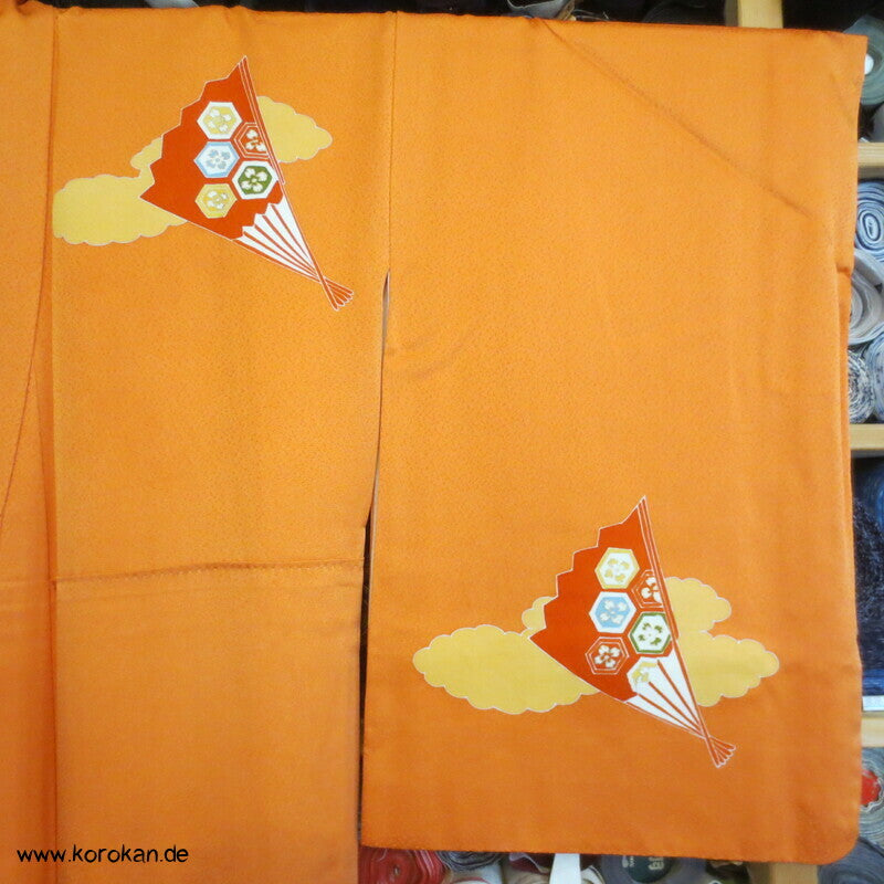 Fächer auf orange Seidendamast Homongi Kimono