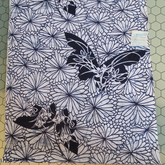 Schmetterlinge auf Kiku Chrysanthemen Yukata Kimono Baumwoll Stoff
