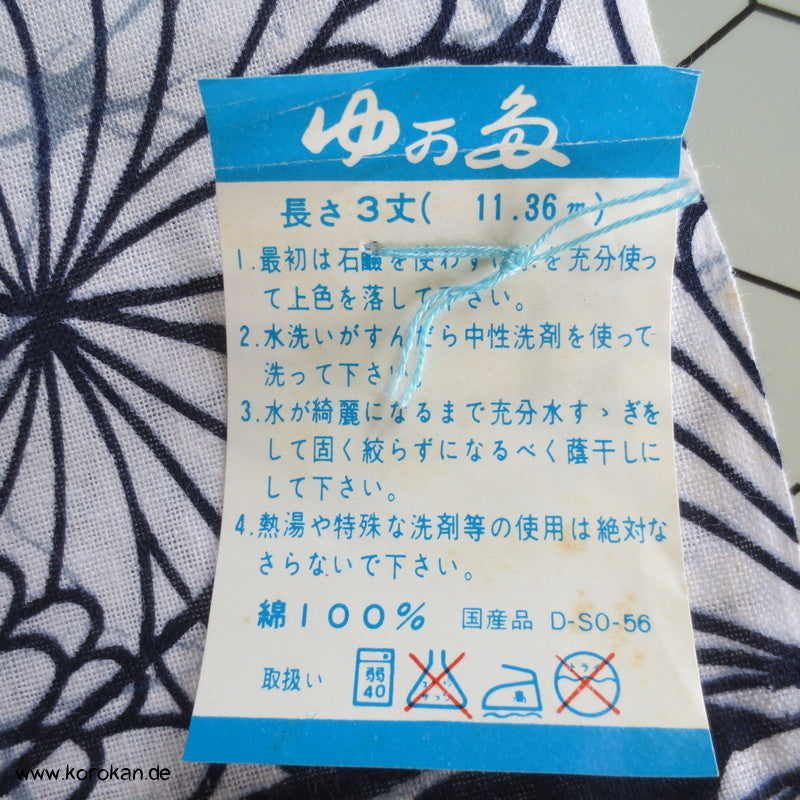 Schmetterlinge auf Kiku Chrysanthemen Yukata Kimono Baumwoll Stoff