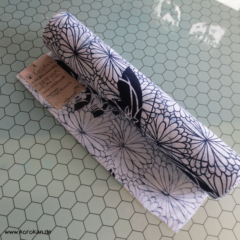 Schmetterlinge auf Kiku Chrysanthemen Yukata Kimono Baumwoll Stoff