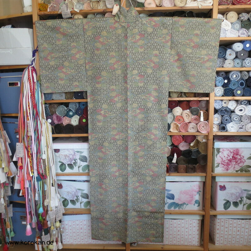 Tsumugi Seiden Kasuri Asanoha mit Blüten Kimono