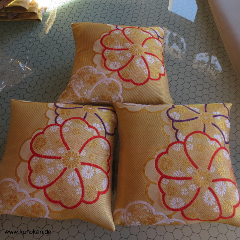 gold Ume rot - lila Ichikura Brokat kleines Kissen