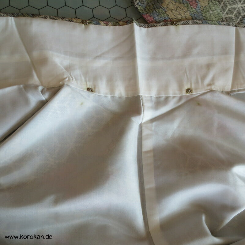 Tsumugi Seiden Kasuri Asanoha mit Blüten Kimono