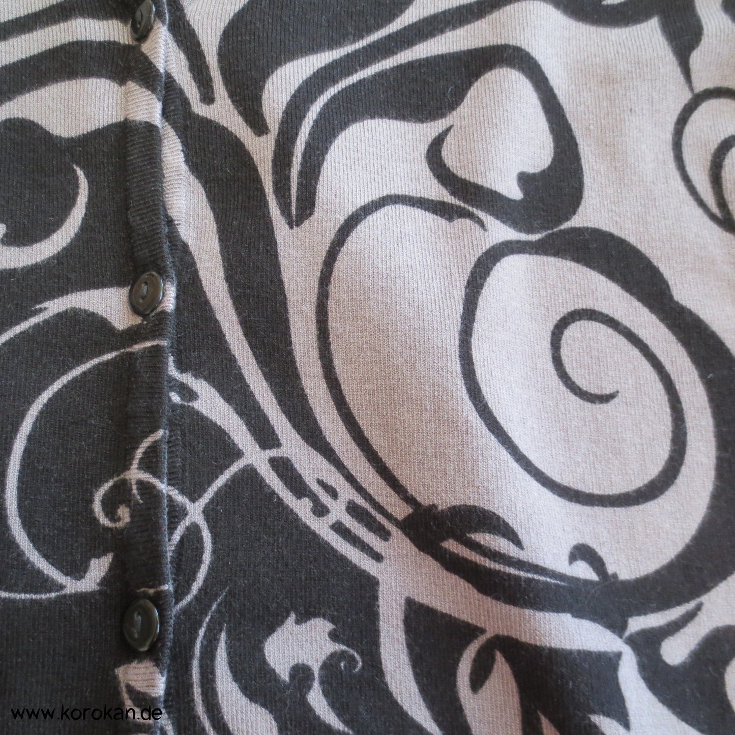Strickjacke mit Japan Anmutung