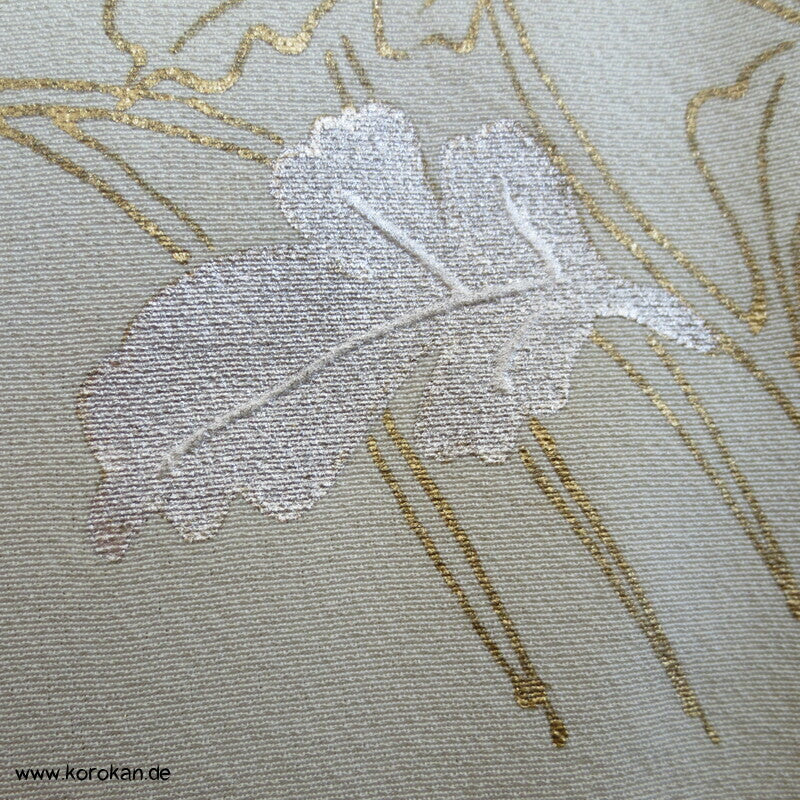Homongi Kimono, Gold und Silber auf natur - bestickter Seidencrepe