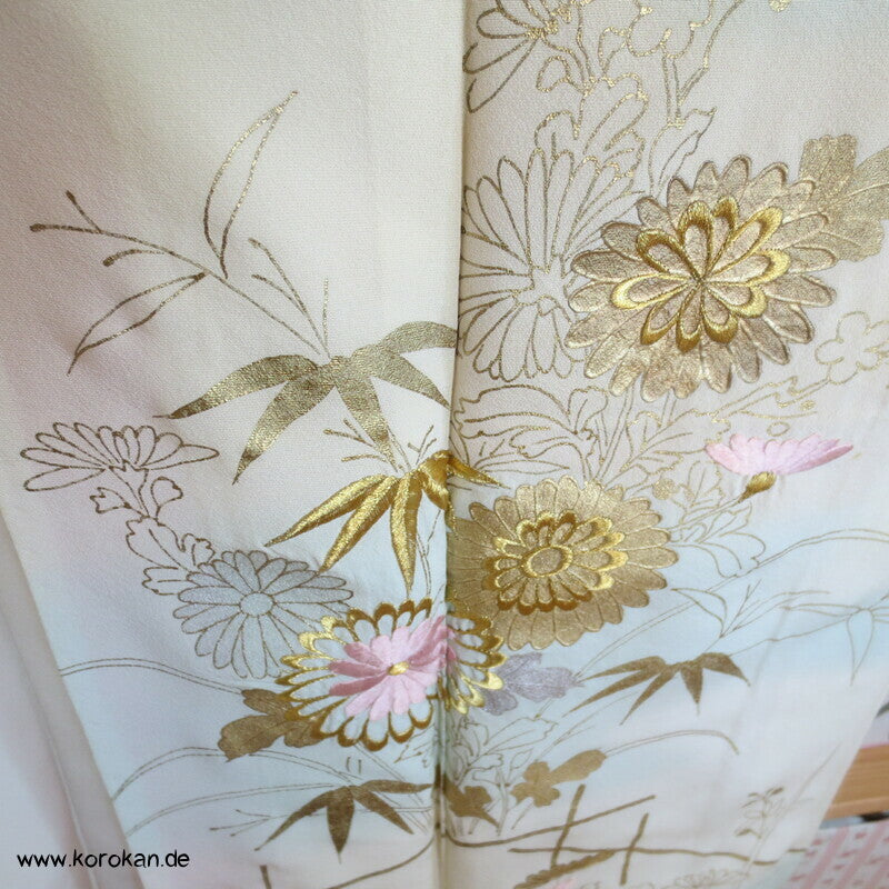 Homongi Kimono, Gold und Silber auf natur - bestickter Seidencrepe