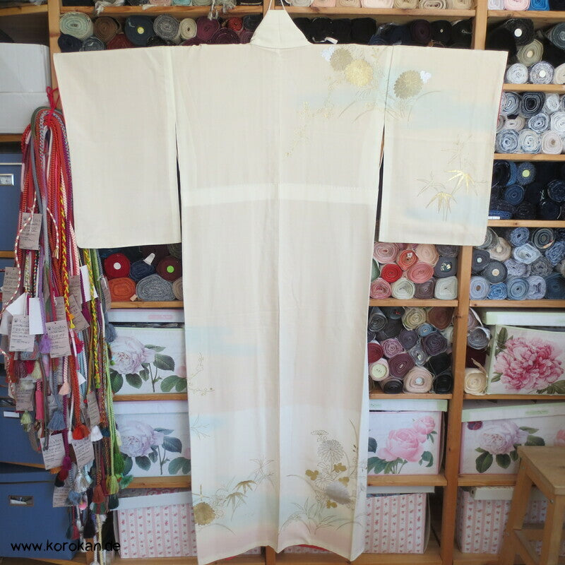 Homongi Kimono, Gold und Silber auf natur - bestickter Seidencrepe