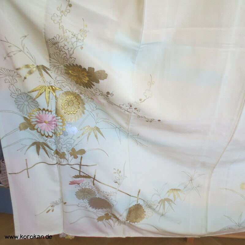 Homongi Kimono, Gold und Silber auf natur - bestickter Seidencrepe