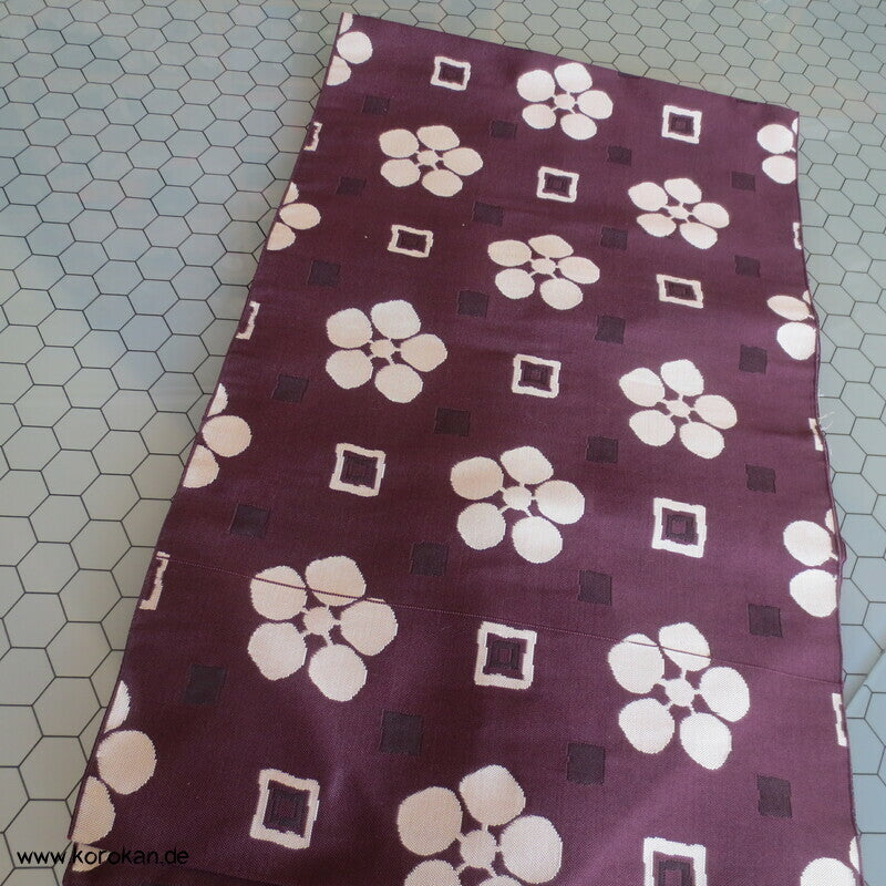 abstrakte Sakura Blüten, Quadrate Nagoya Obi