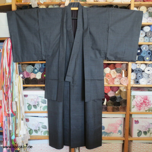 Kimono und Haori Set in blau schwarzer Kasuri Tsumugi Seide