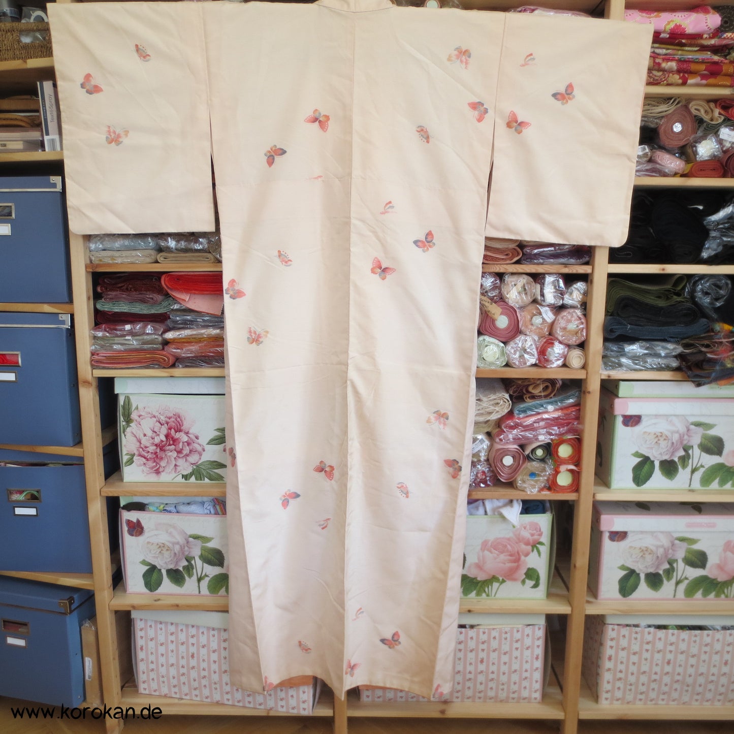 bunte Schmetterlinge Tsumugi Seiden Kimono