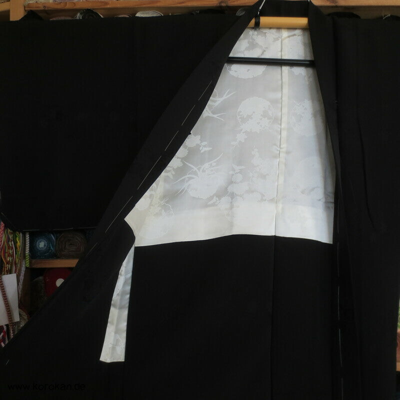 schwarze Blüten Rinzu Damast Seiden Haori