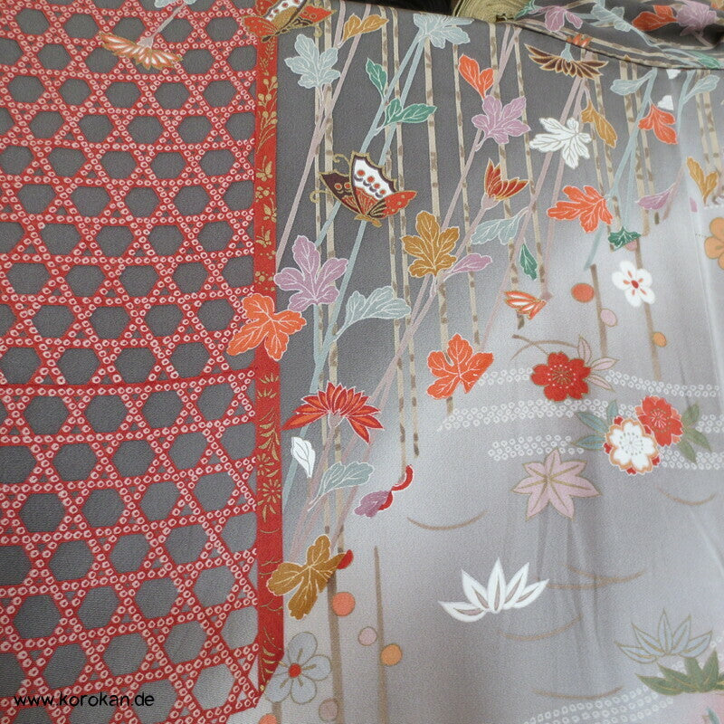großer Furisode Seidencrepe Kimono Schmetterlinge, Blüten, großer Schwung