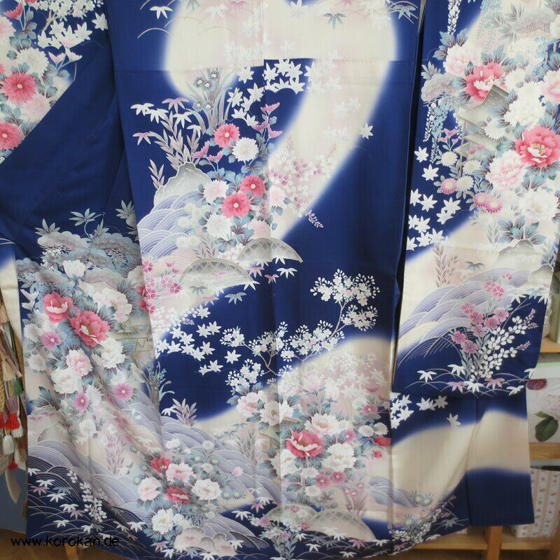 Päonien im Wasserfall Furisode Seidencrepe Kimono