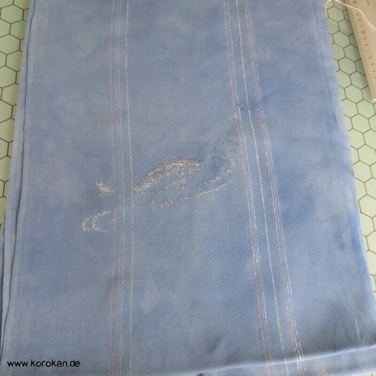 silberne Koi in blauem Wasser Araihari Kimono Seidenjacquard Decoupé Georgette