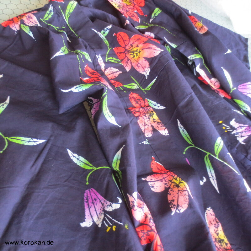 Japan Baumwoll Yukata Kimono bunte Lilien auf blau