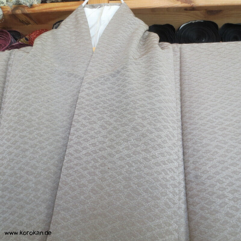 schmaler Shibori Rand, Uferhäuser Seidendamast Iro Tomesode Kimono
