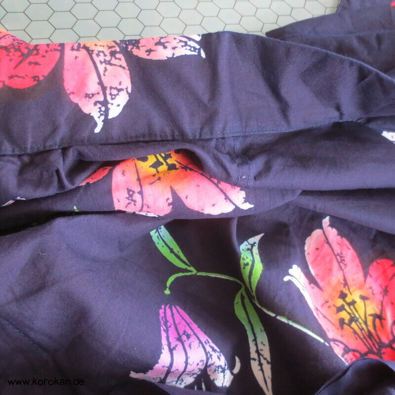 Japan Baumwoll Yukata Kimono bunte Lilien auf blau