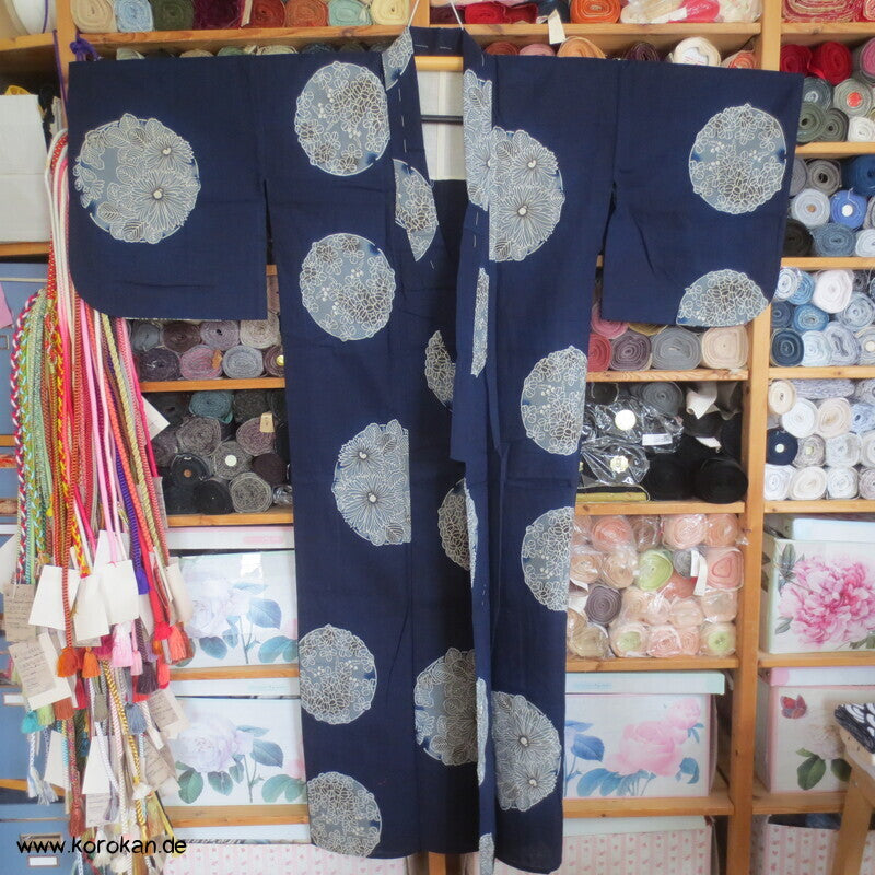 Japan Baumwoll Yukata Kimono Blumenrondelle auf blau