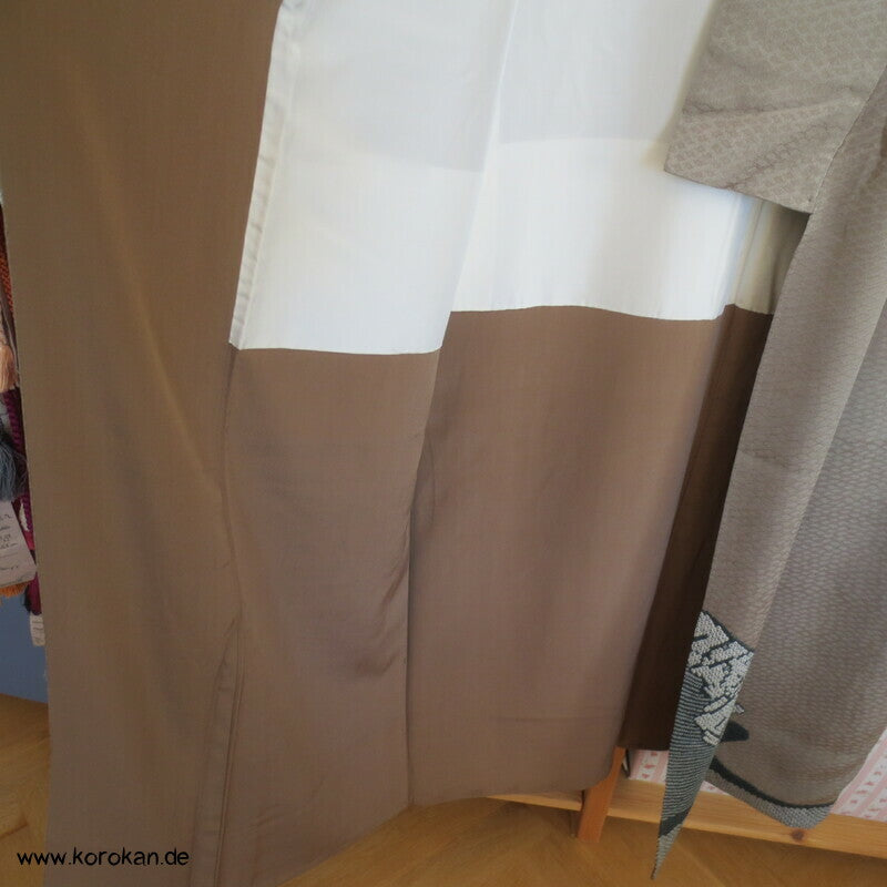 schmaler Shibori Rand, Uferhäuser Seidendamast Iro Tomesode Kimono