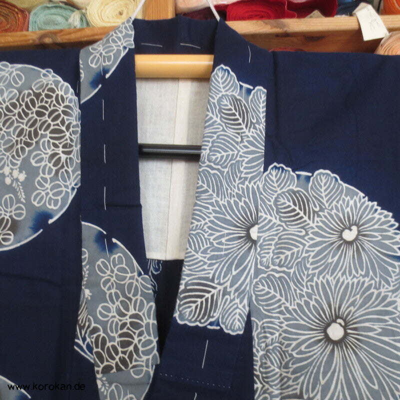 Japan Baumwoll Yukata Kimono Blumenrondelle auf blau