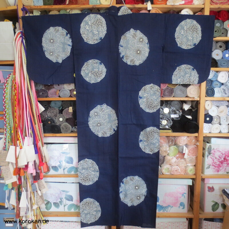 Japan Baumwoll Yukata Kimono Blumenrondelle auf blau