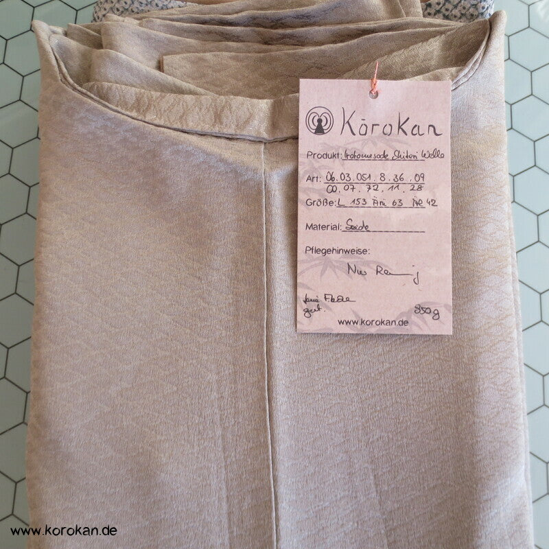 schmaler Shibori Rand, Uferhäuser Seidendamast Iro Tomesode Kimono