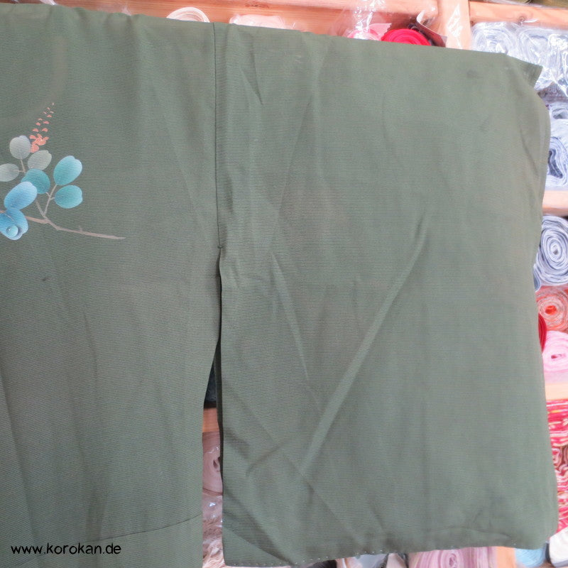 olivgrün mit Nandina Hitoe Rho Seiden Homongi Kimono