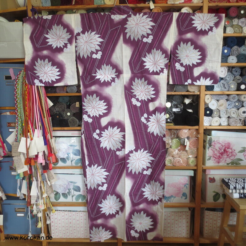 Yukata Baumwoll Kimono Chrysanthemen und Pfeilfedern