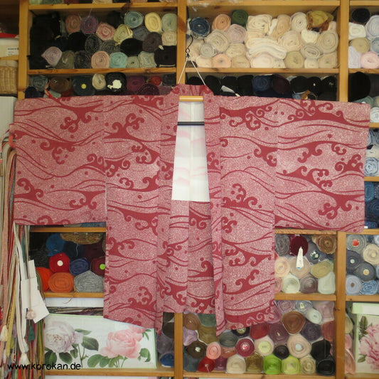 gewebte und gedruckte Wellen in blassrot Seidendamast Haori Kimono Jacke