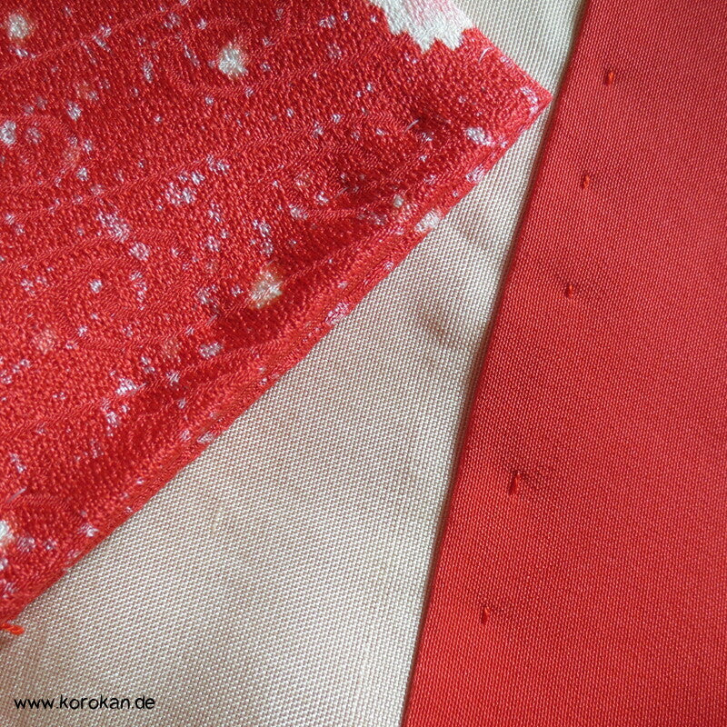 Pflaumenblüten Golddruck Seidendamast Chu Furisode / Komon Kimono