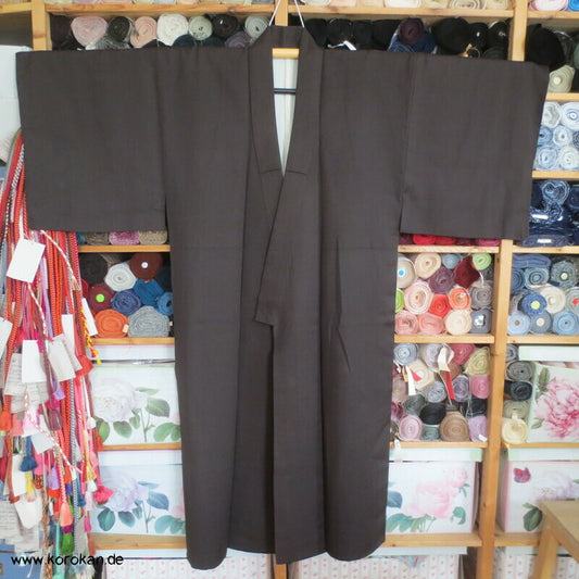 ein gesticktes Mon Komon Kimono