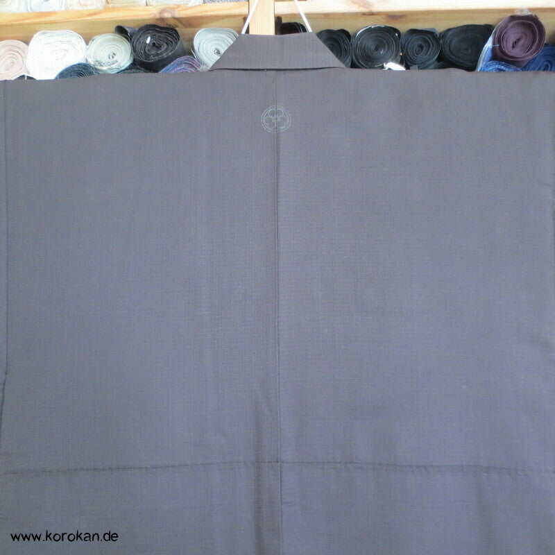 ein gesticktes Mon Komon Kimono