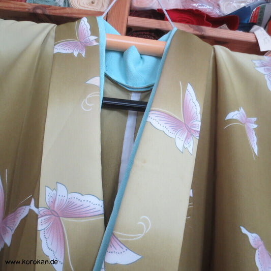 rosa Schmetterlinge auf oliv Verlauf Hitoe Kimono