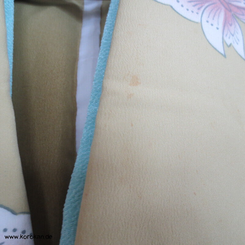rosa Schmetterlinge auf oliv Verlauf Hitoe Kimono